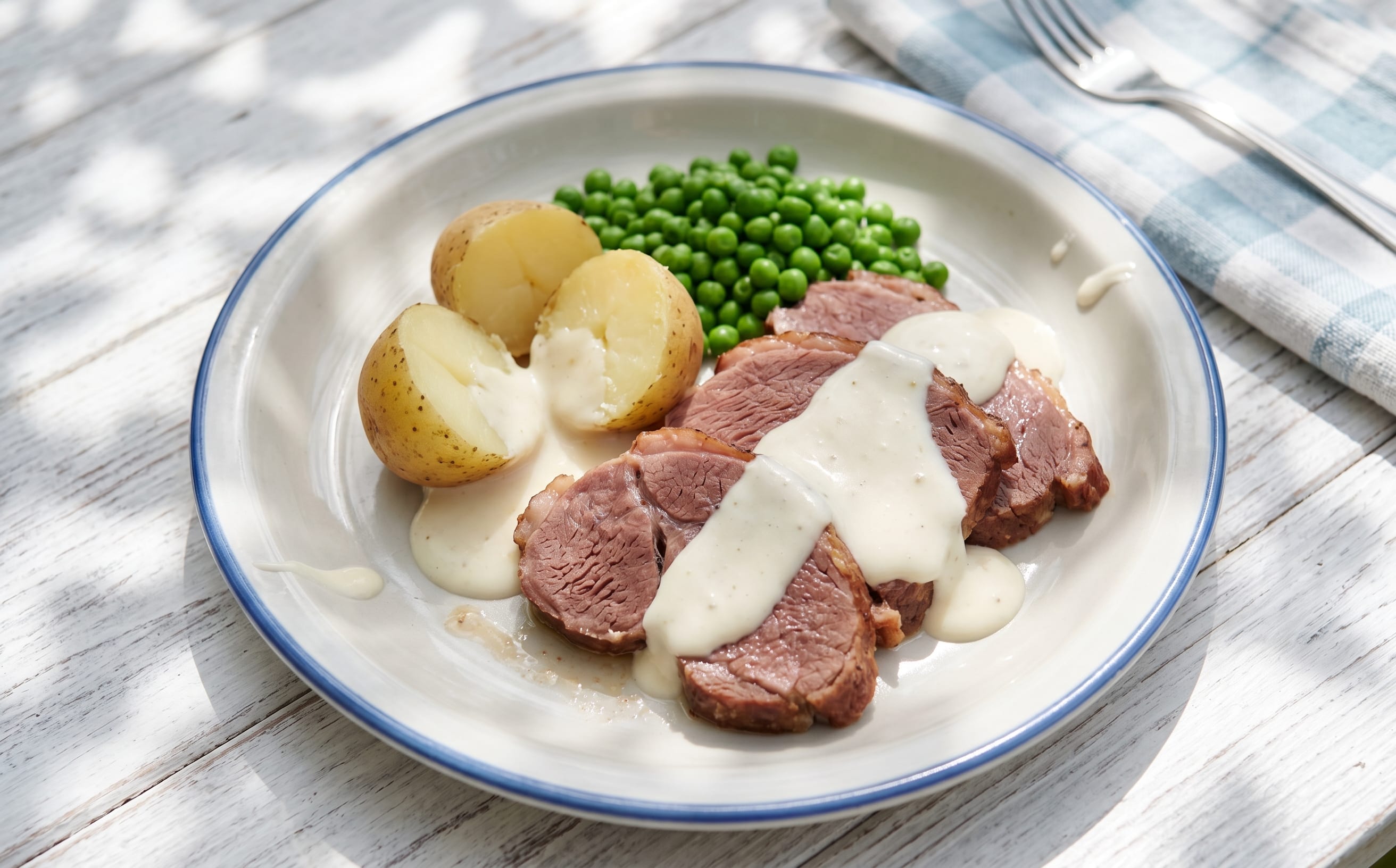 Hangikjöt með Uppstúf (Smoked Lamb with White Sauce)