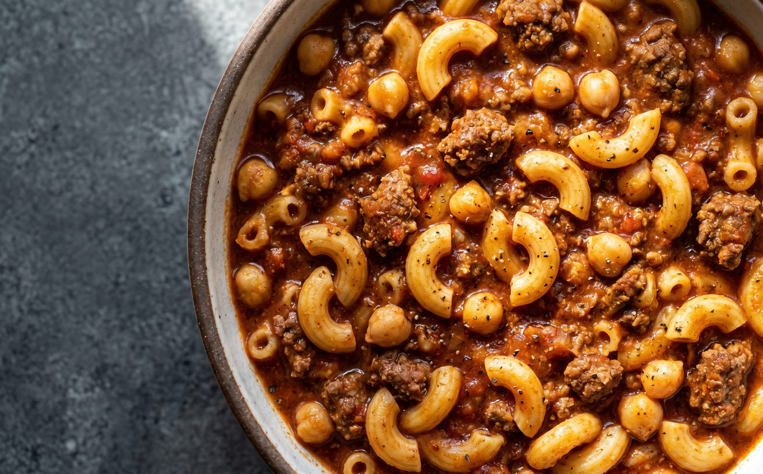 Mbakbaka (Spicy One-Pot Macaroni)