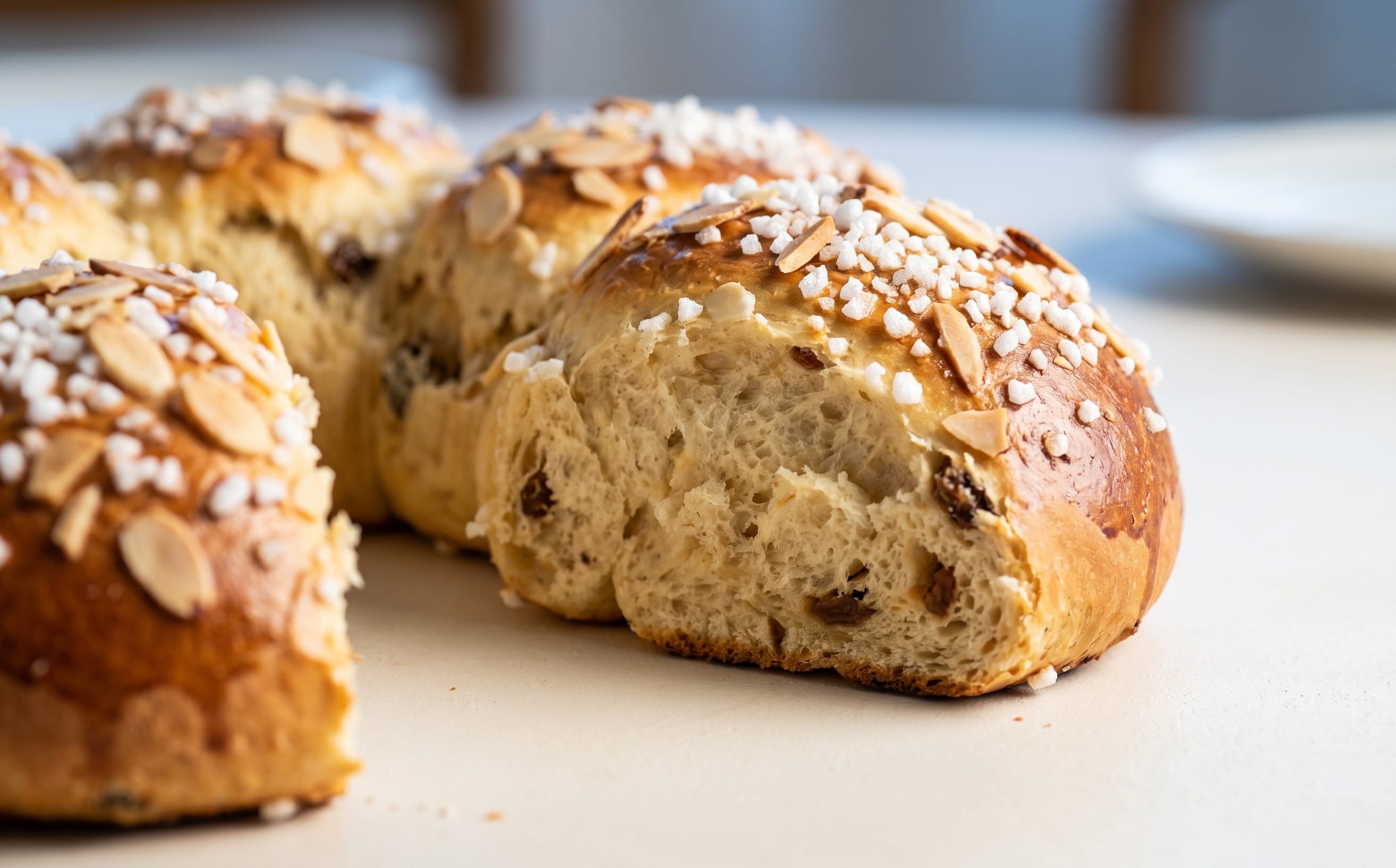 Dreikönigskuchen (Three Kings Crown Bread)