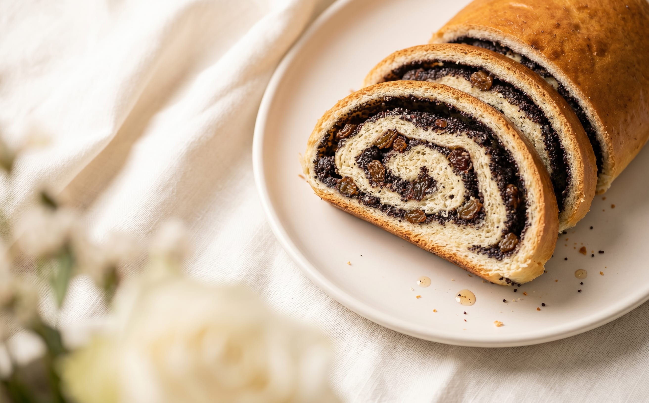 Aguonų Vyniotinis (Poppy Seed Roll)