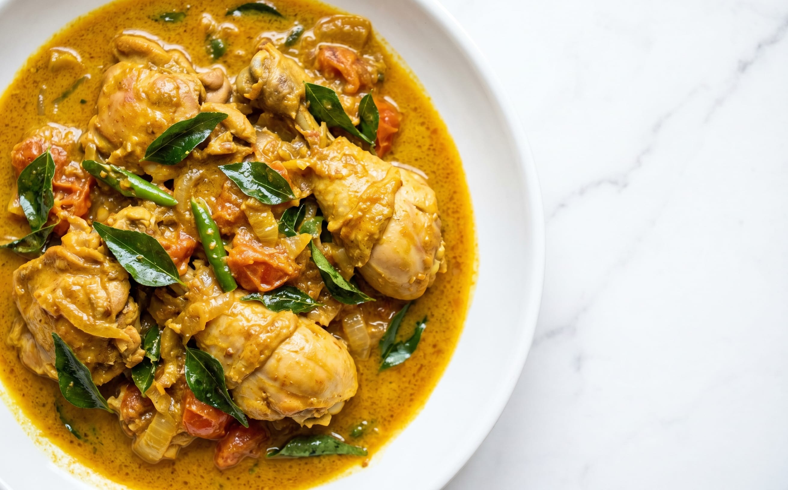 Kukulhu Riha (Chicken Coconut Curry)