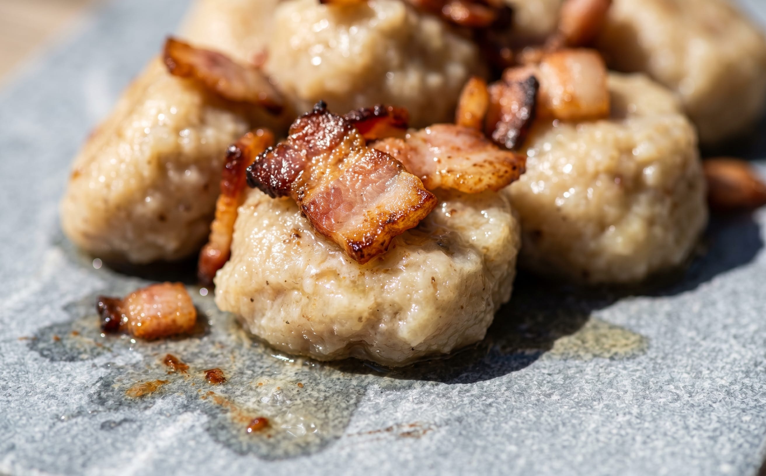 Raspeballer med Bacon (Potato Dumplings with Bacon)
