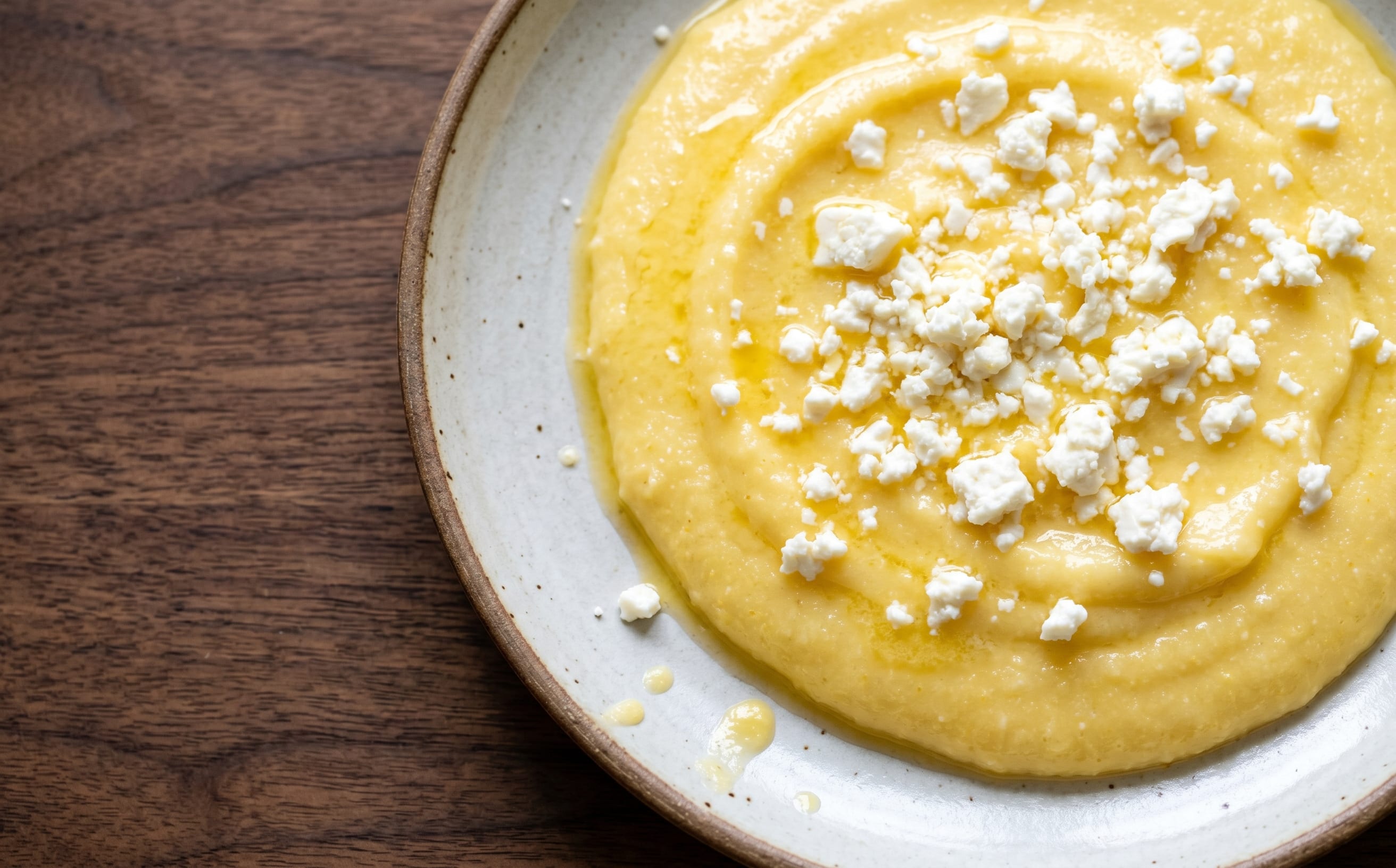 Mămăligă cu Brânză (Polenta with Brined Cheese)