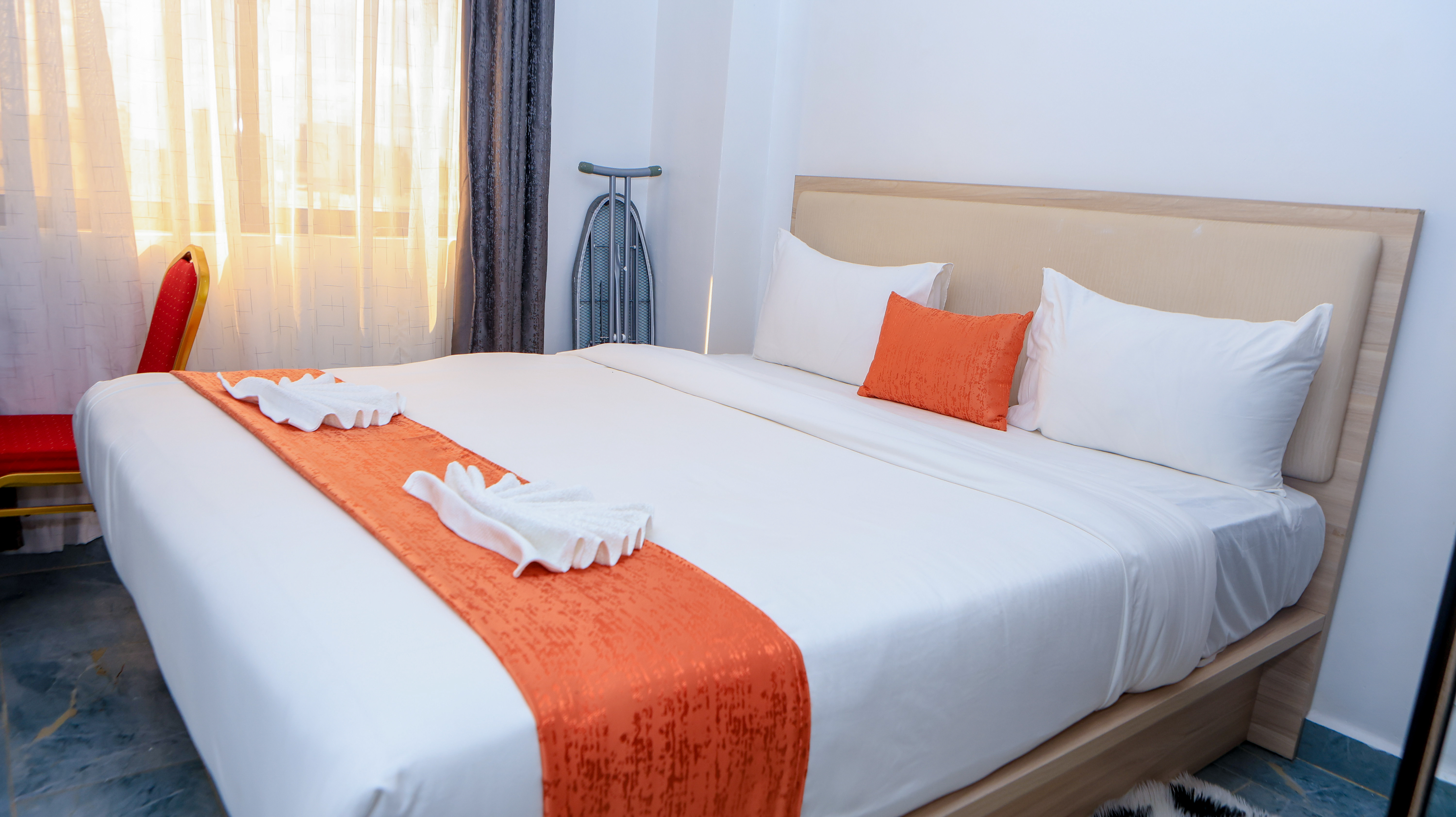 THE GRAND ENSUITE ROOM