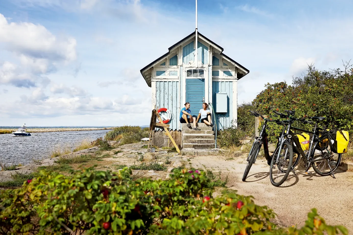 An der Küste in Schweden auf der Fly-Drive Veloreise. 
