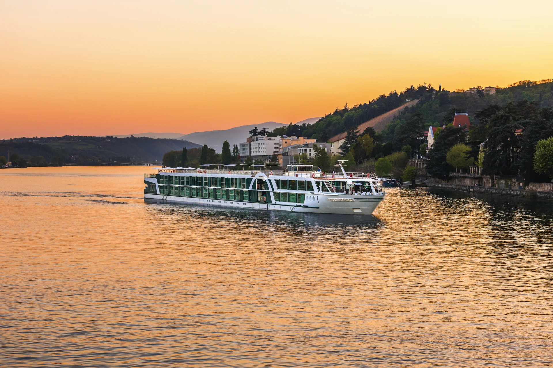 Unterwegs mit dem Schiff Amadeus Provence auf der Rhone Flussfahrt.