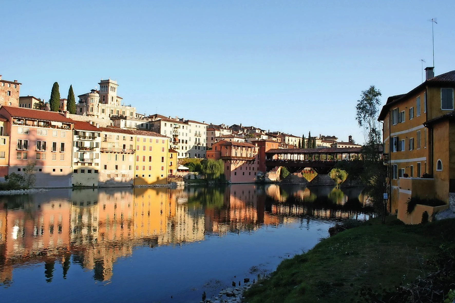 Unbegleitete Veloreise - Ponte degli Alpini in Bassano auf den individuellen Veloferien rund um Venedig.