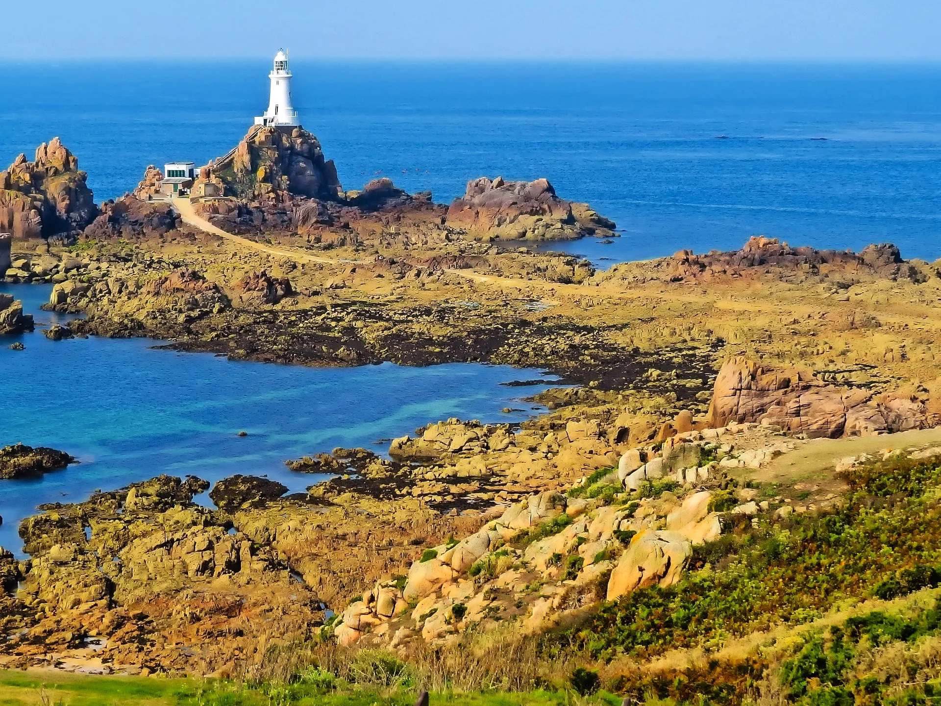 Leuchtturm auf der Insel Jersey - Wanderferien Kanalinseln.