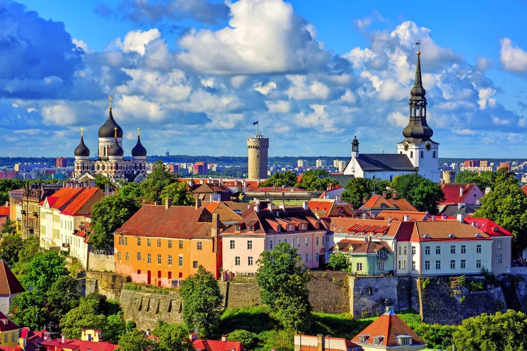 Mittelalterliche Altstadt von Tallinn, Estland auf den individuellen Veloferien Riga-Tallinn