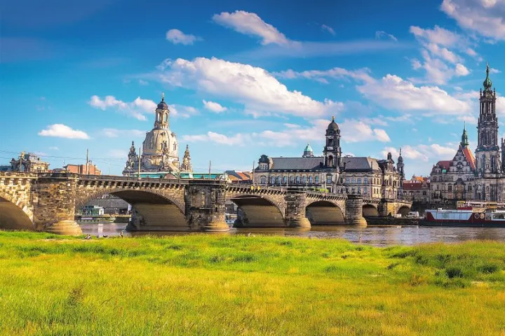 Individuelle Veloreise am Elbeveloweg. 