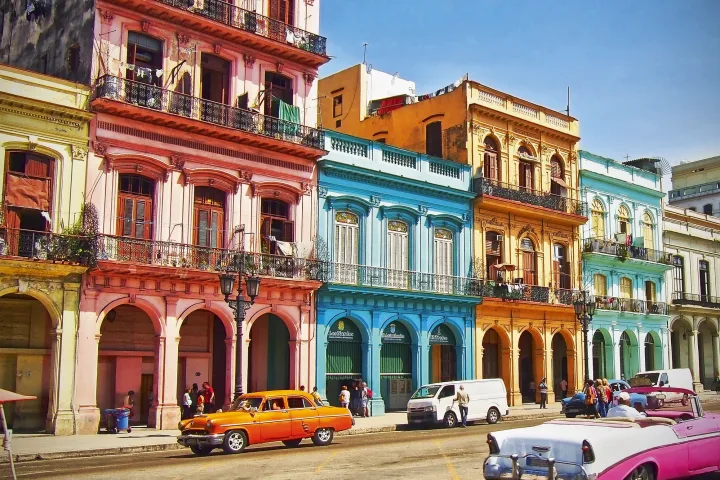 Bunte Hausfassaden in Havanna.