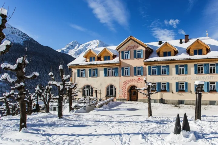 Yoga & Schneeschuhlaufen in Guarda