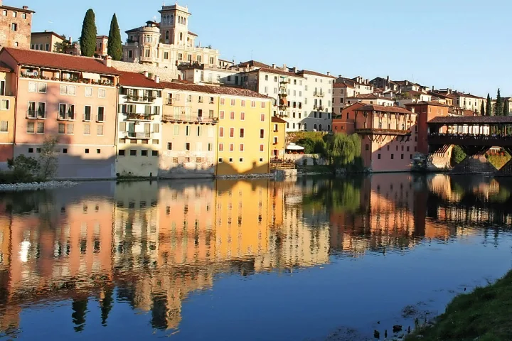Unbegleitete Veloreise - Ponte degli Alpini in Bassano auf den individuellen Veloferien rund um Venedig.