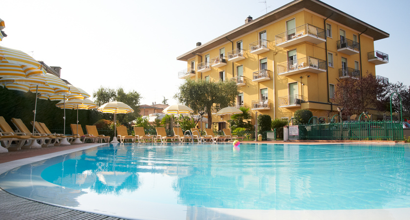 Bella Peschiera Hotel | Peschiera | Lake Garda | Inghams