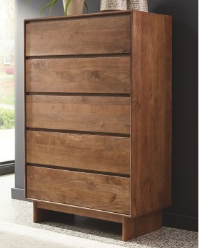 Isanti-Exclusive Chest