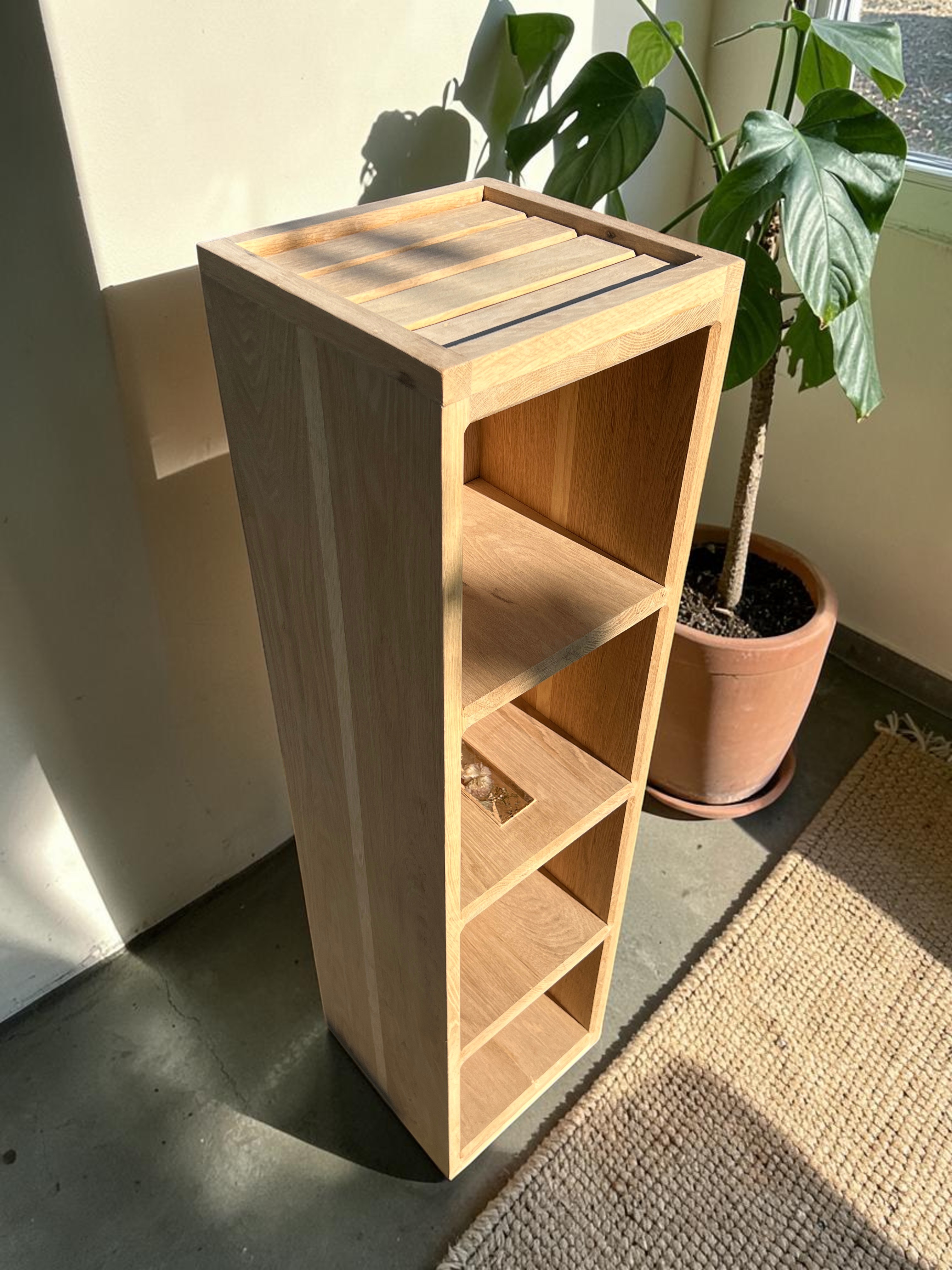 Standing bookcase