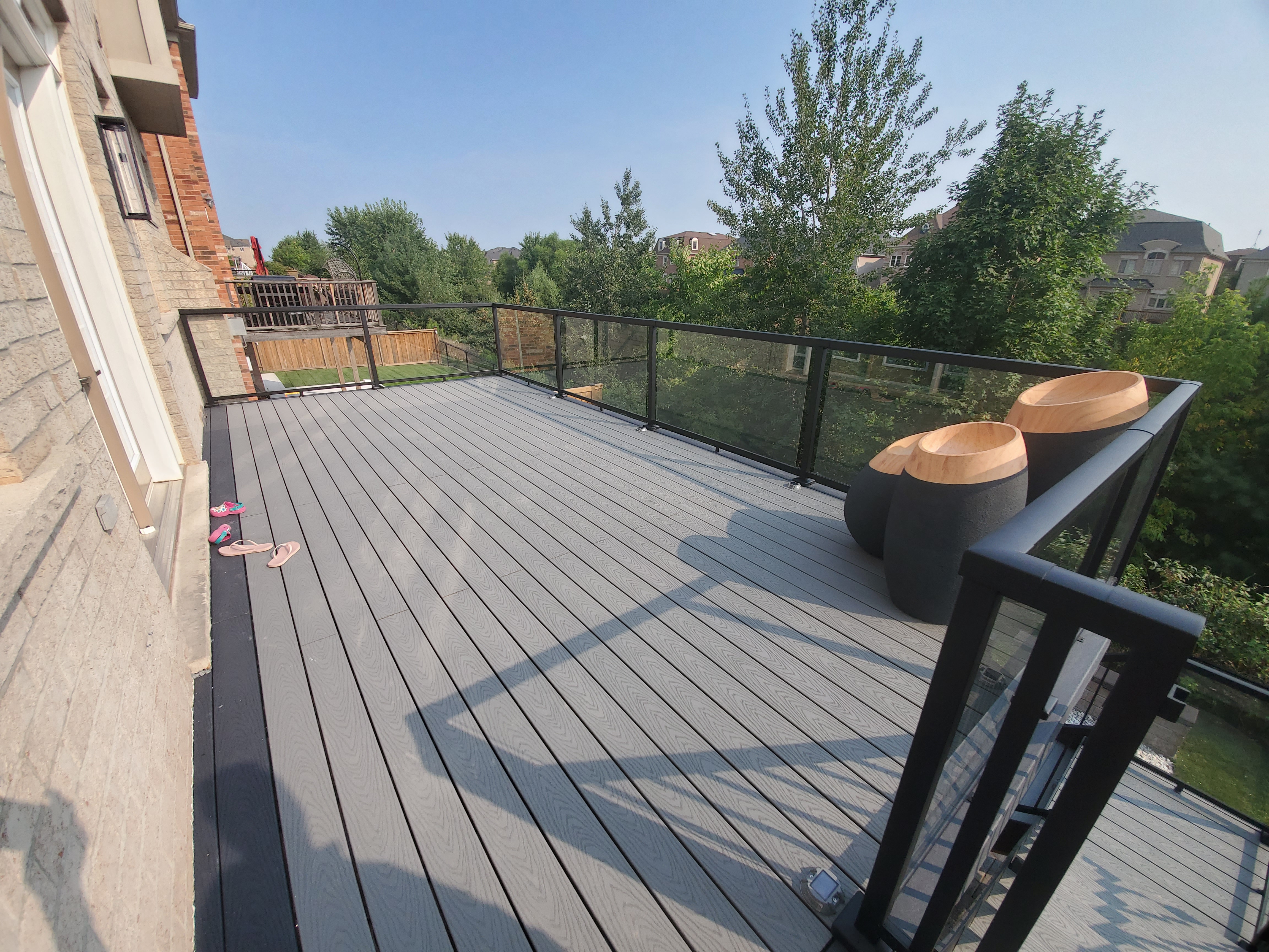 Two-Tone Trex® Composite Deck with Waterproof System & RailBlazers ...