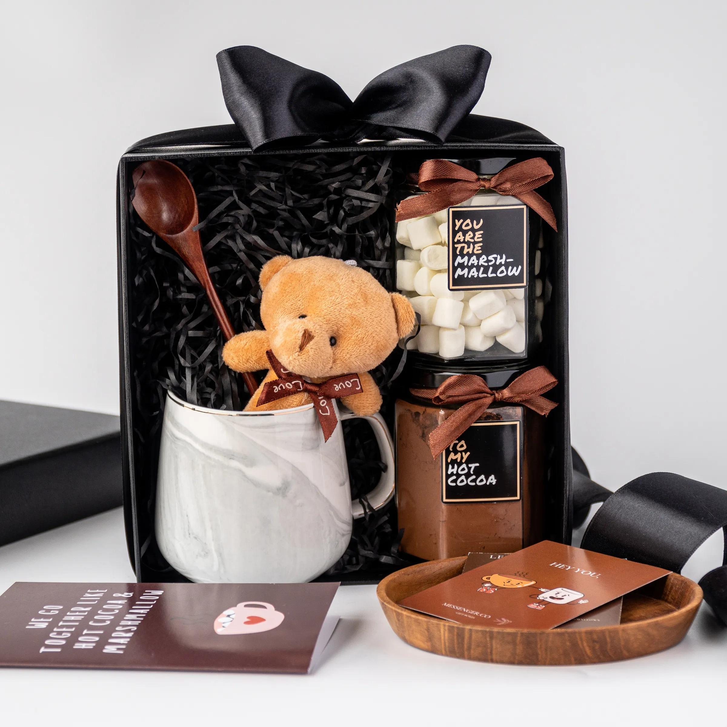 Classic hot cocoa box product photo square-3