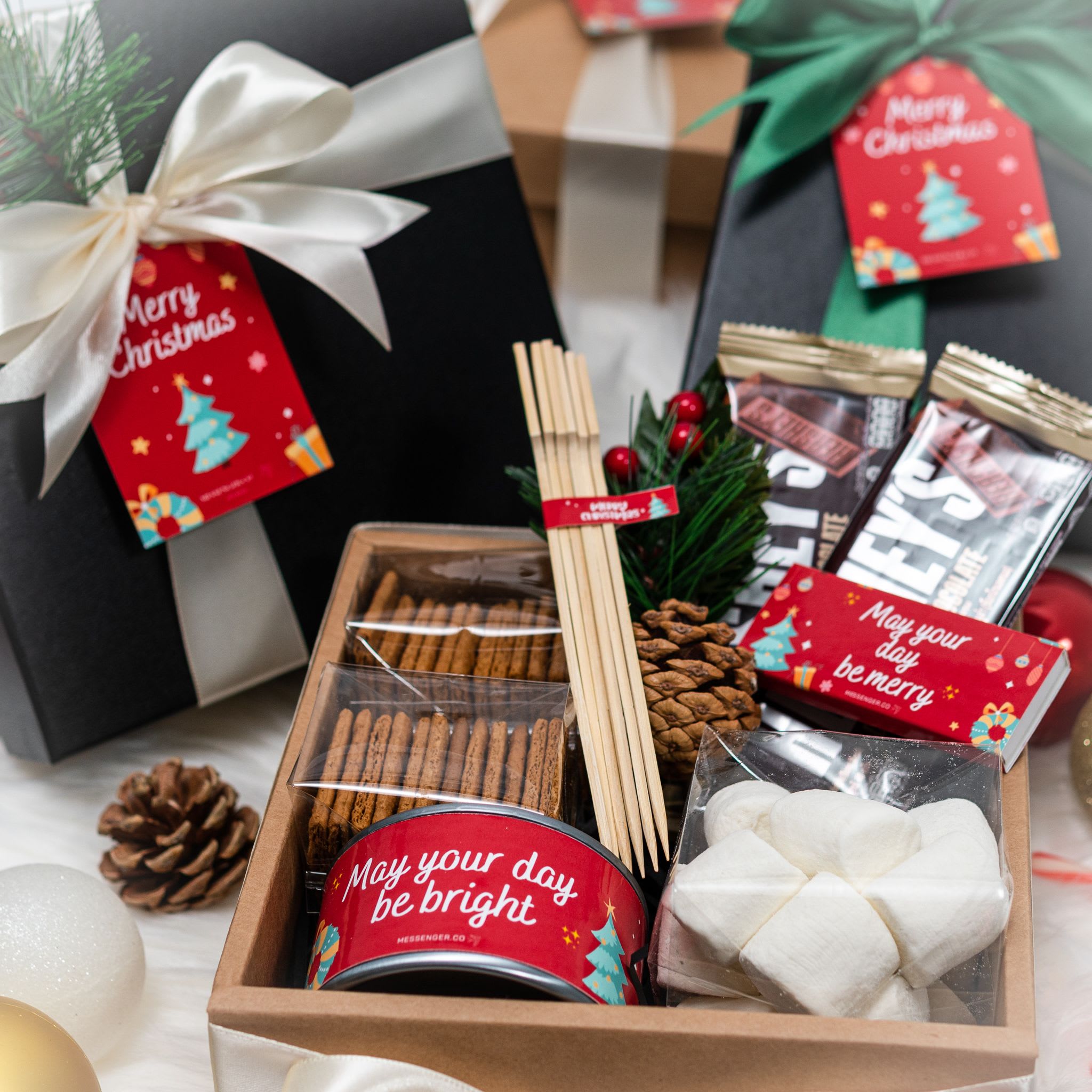 [messengerco] s'mores gooey box - christmas gift box product photo square-4