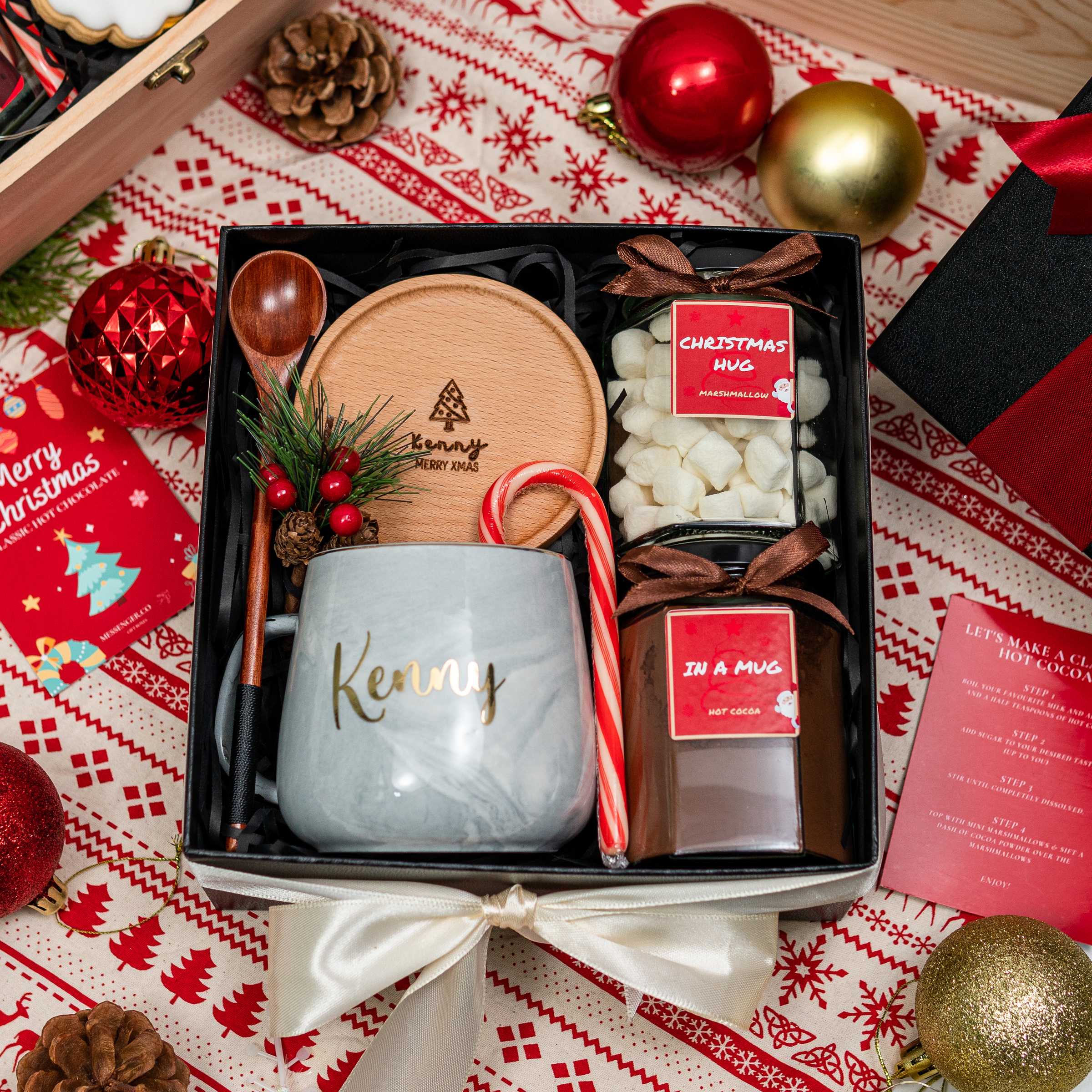 [messengerco] christmas hug box product photo square-2