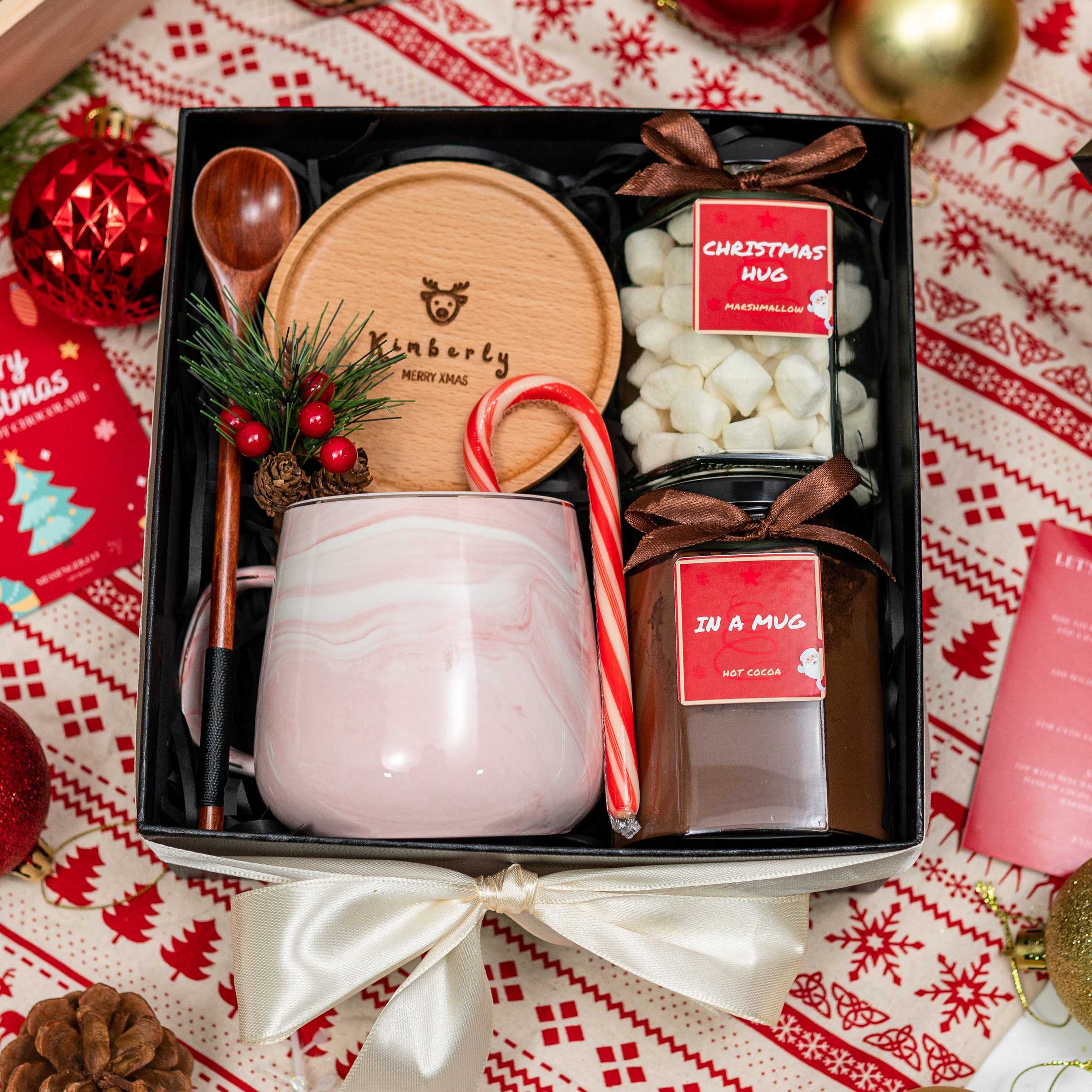 [messengerco] christmas hug box product photo square-5