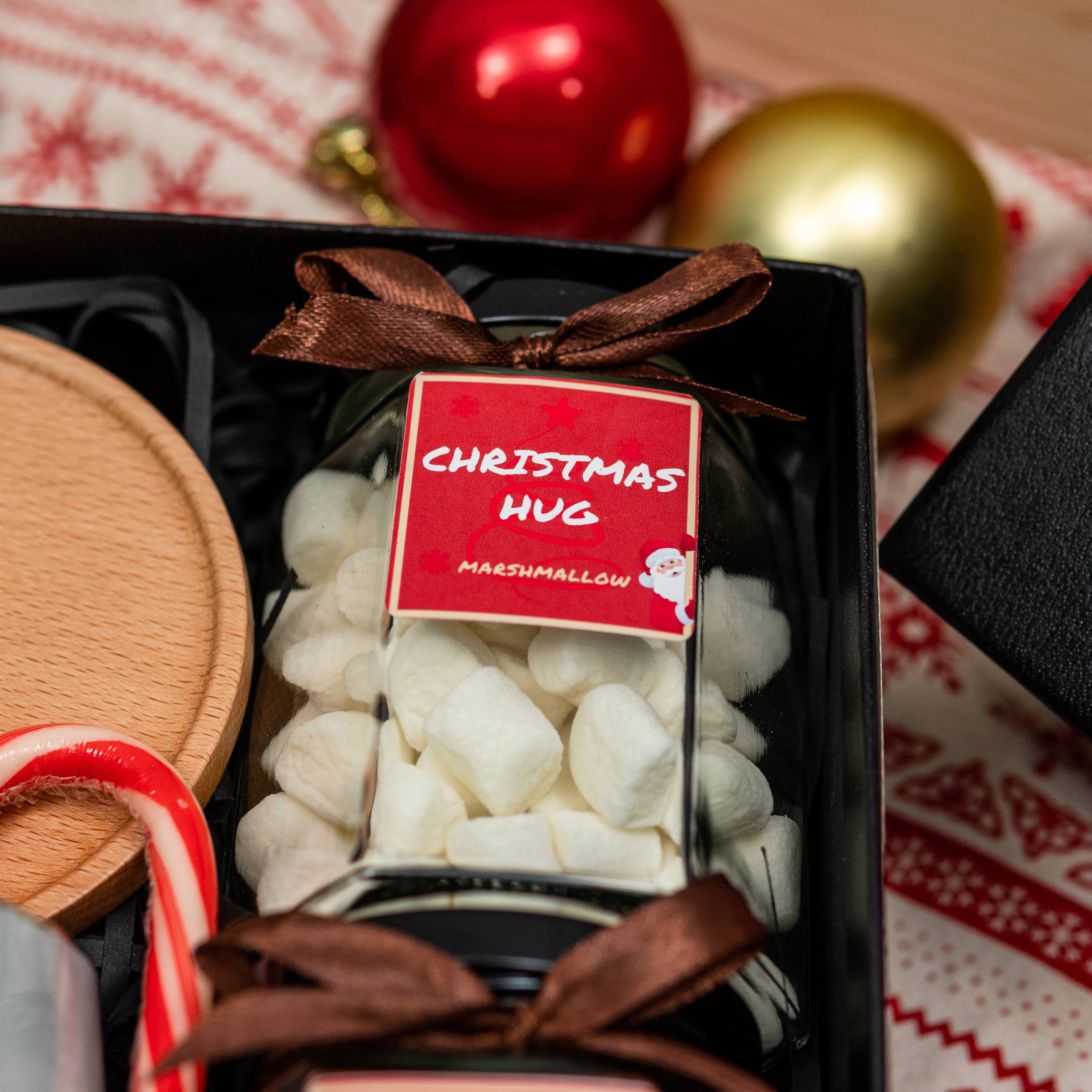 [messengerco] christmas hug box product photo square-4