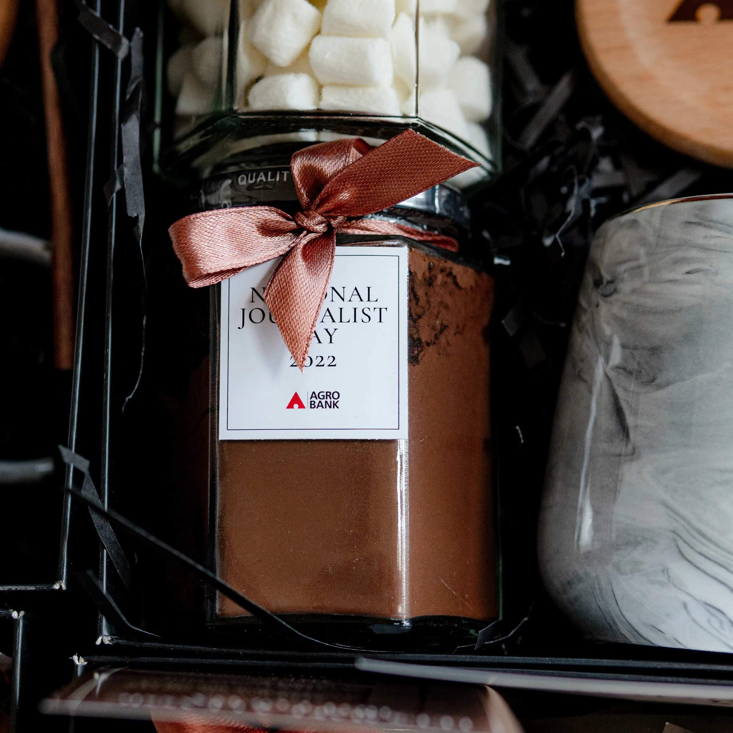 Classic hot cocoa corporate gift set - agro bank product photo square-4