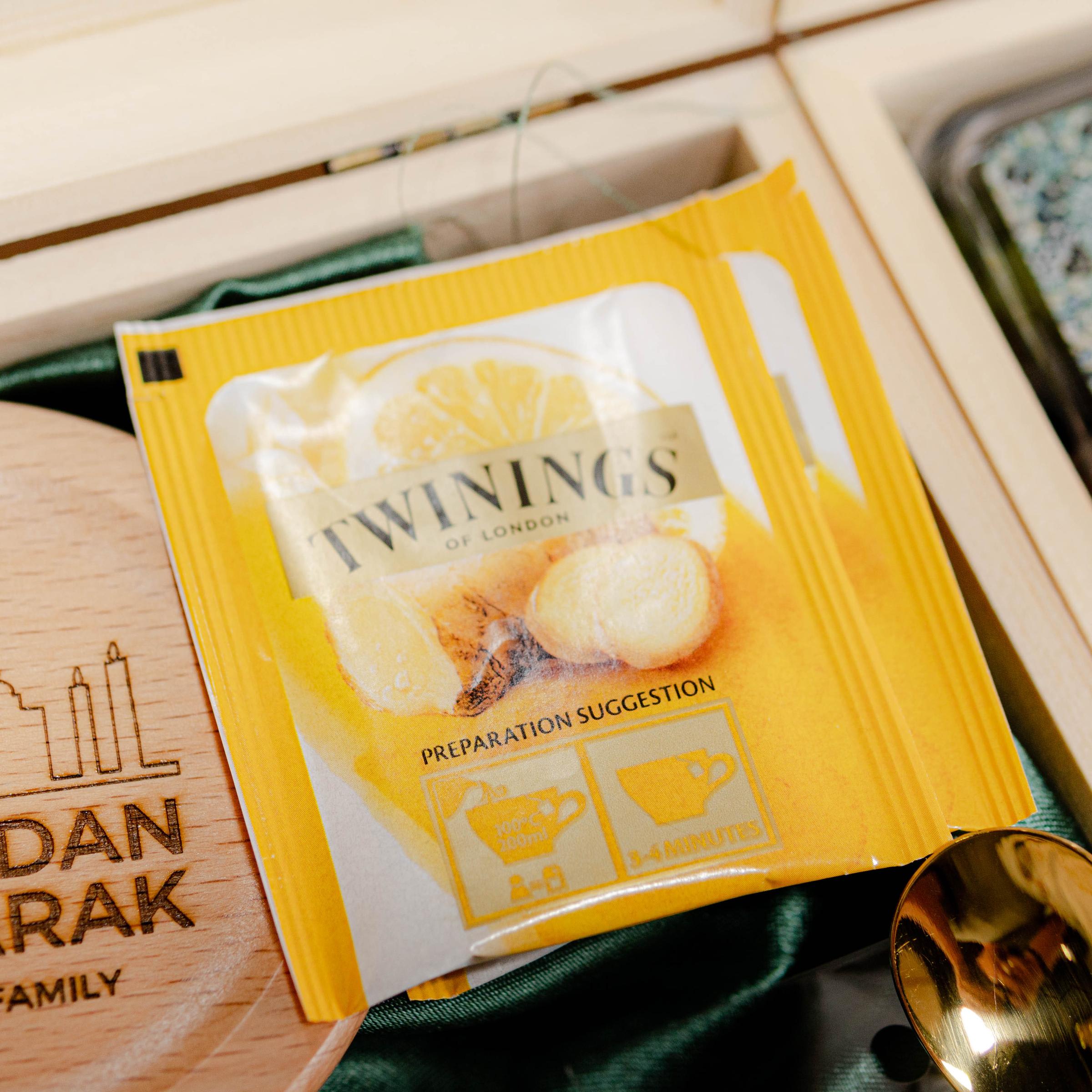 Raya personalised wooden gift set product photo square-5