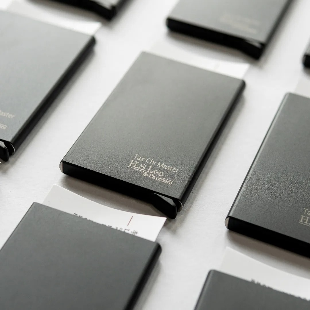 Corporate gift anti-theft rfid-blocking credit card holder with custom engraved logo or branding product photo square-2