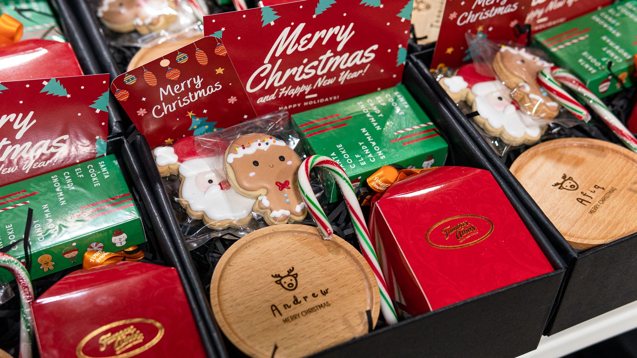 Personalised christmas halal gift sets product photo landscape-4
