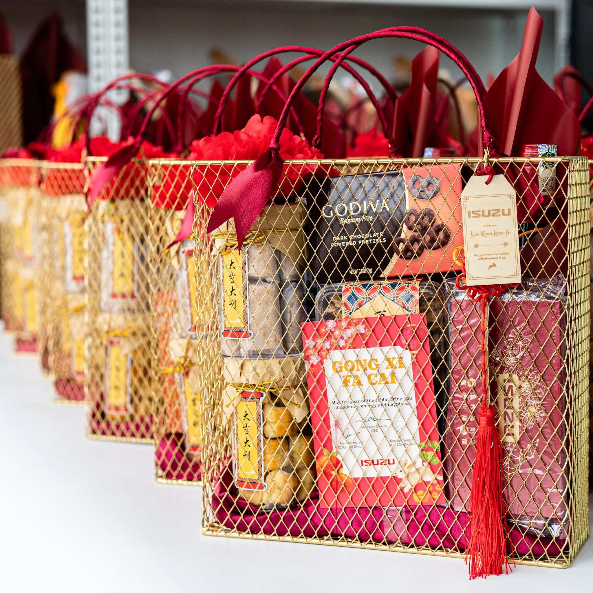 Chinese new year cny gift set - isuzu product photo square-3