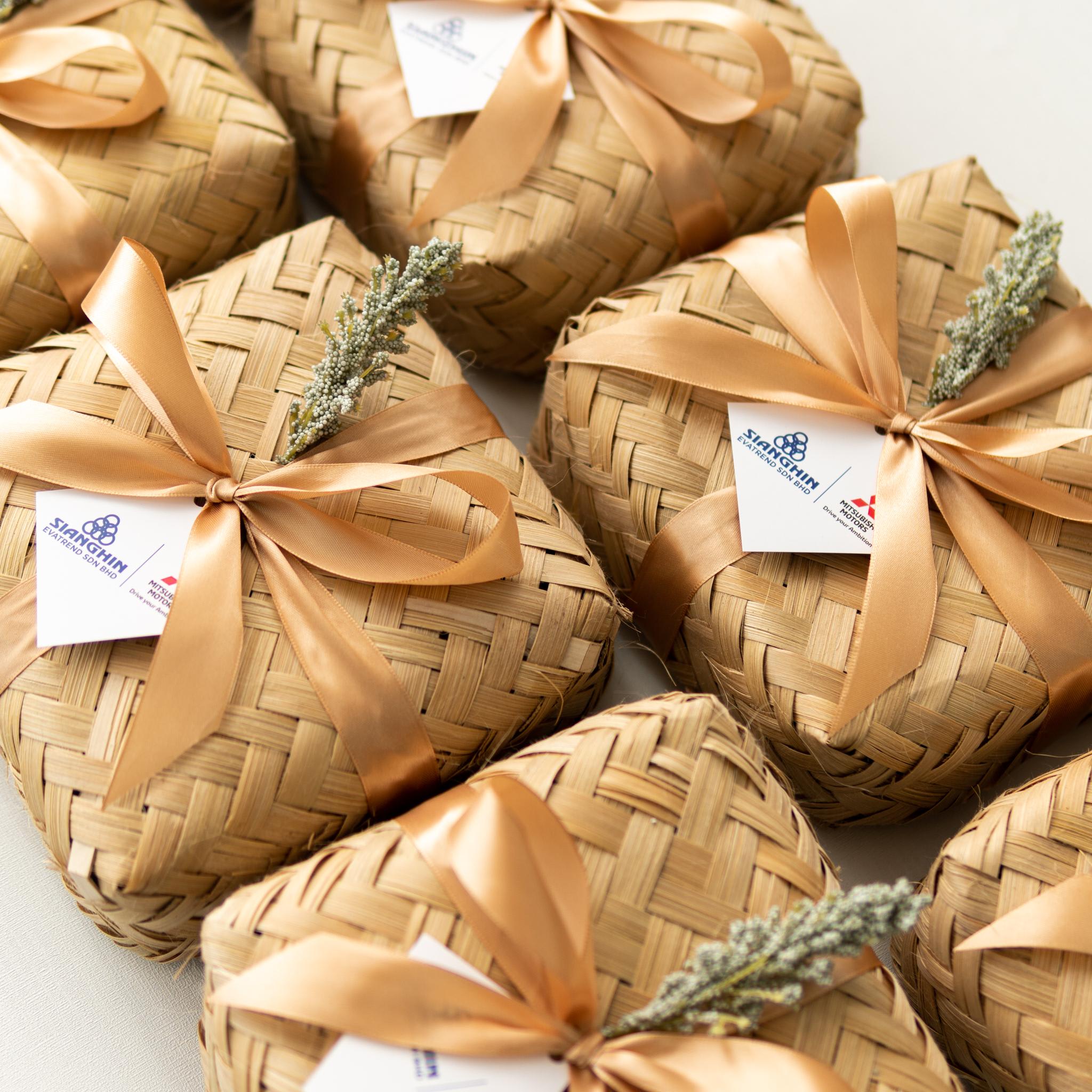 Raya gift set - siang hin x mitsubishi product photo square-5