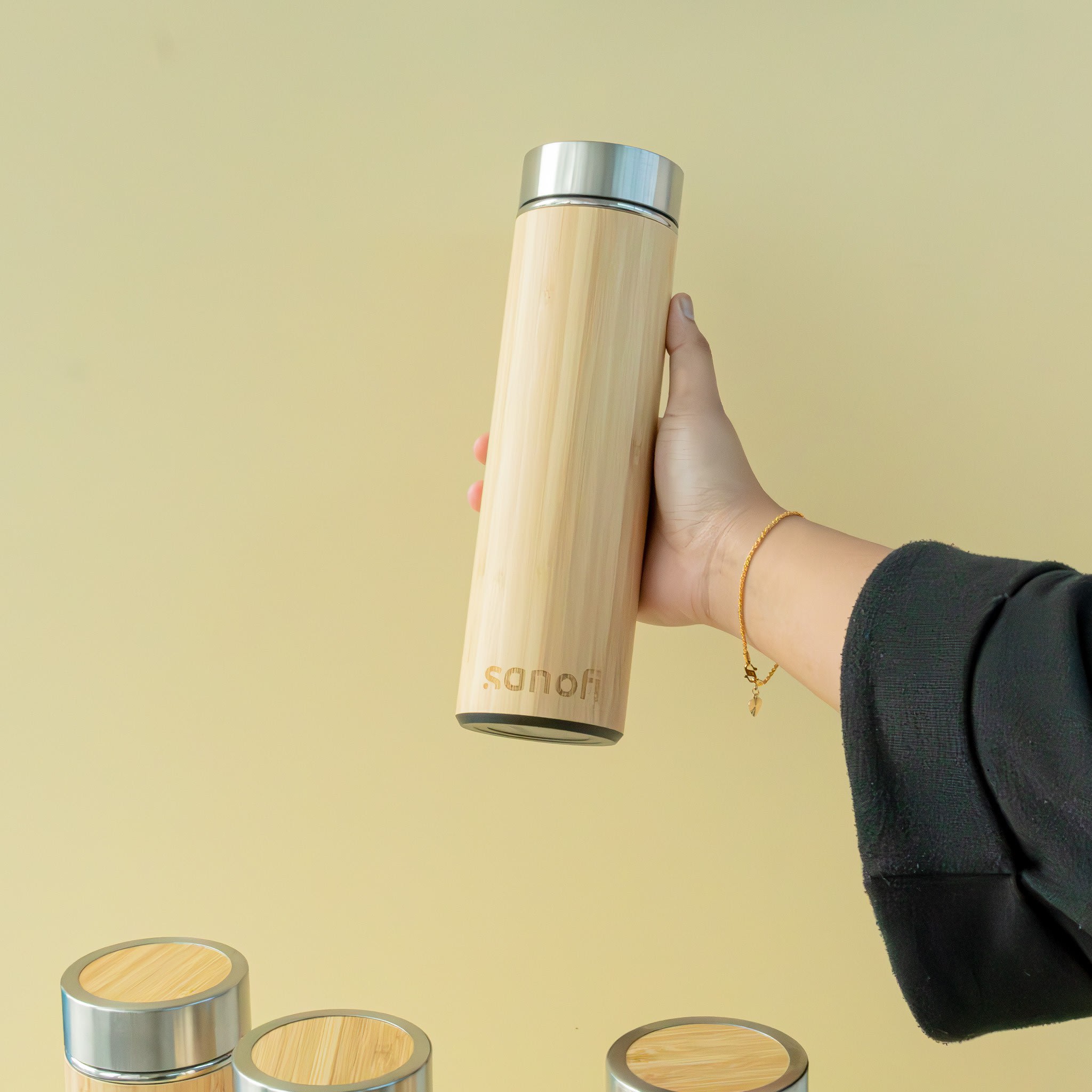 Stainless steel thermos flask - sanofi product photo square-2