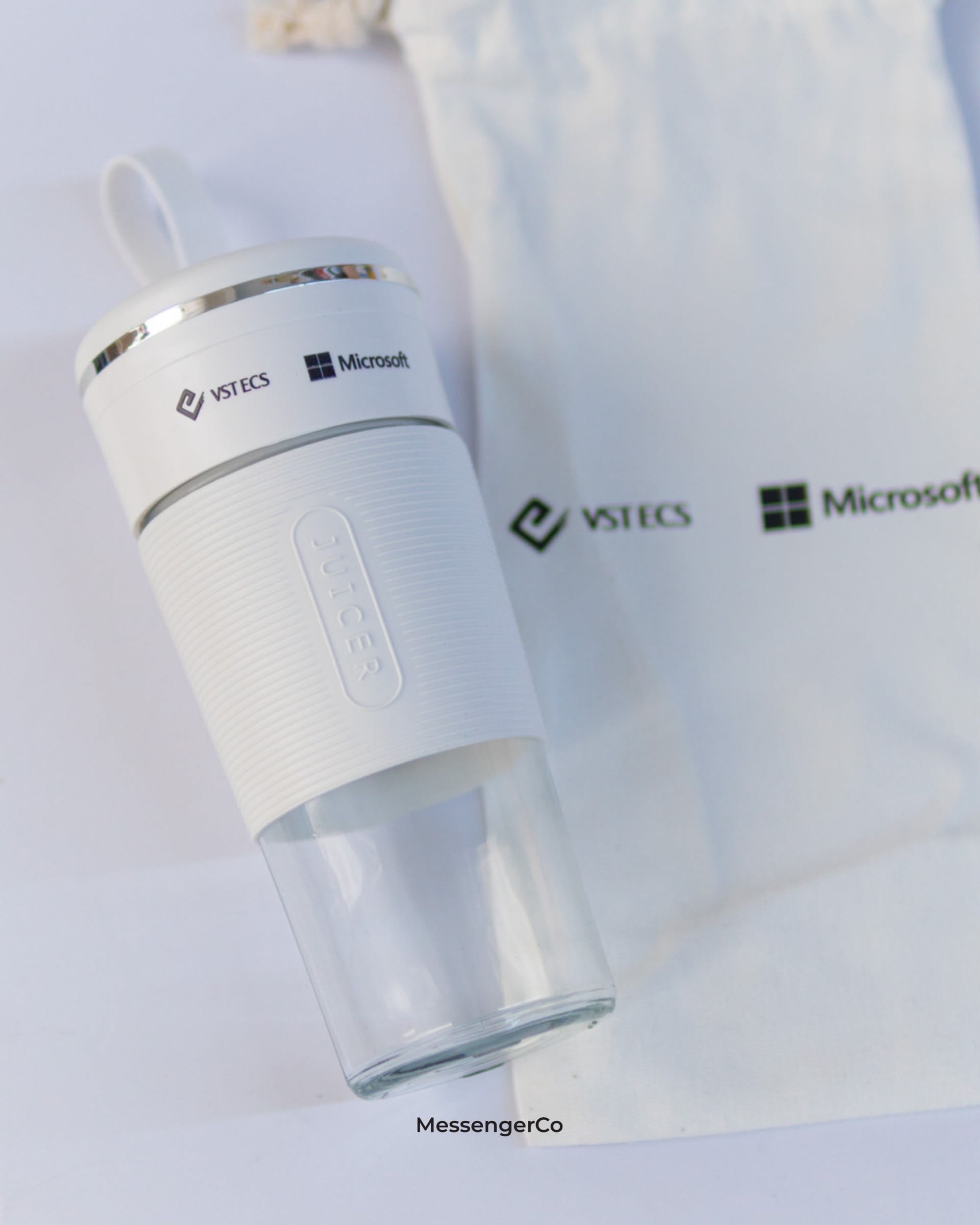 Flask gift set - vstecs x microsoft product photo portrait-4