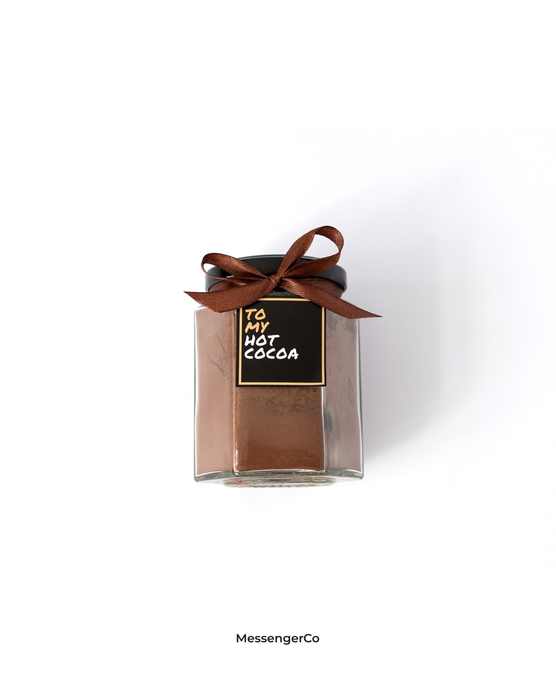 Custoom hot cocoa box (family day) - knauf product photo portrait-4