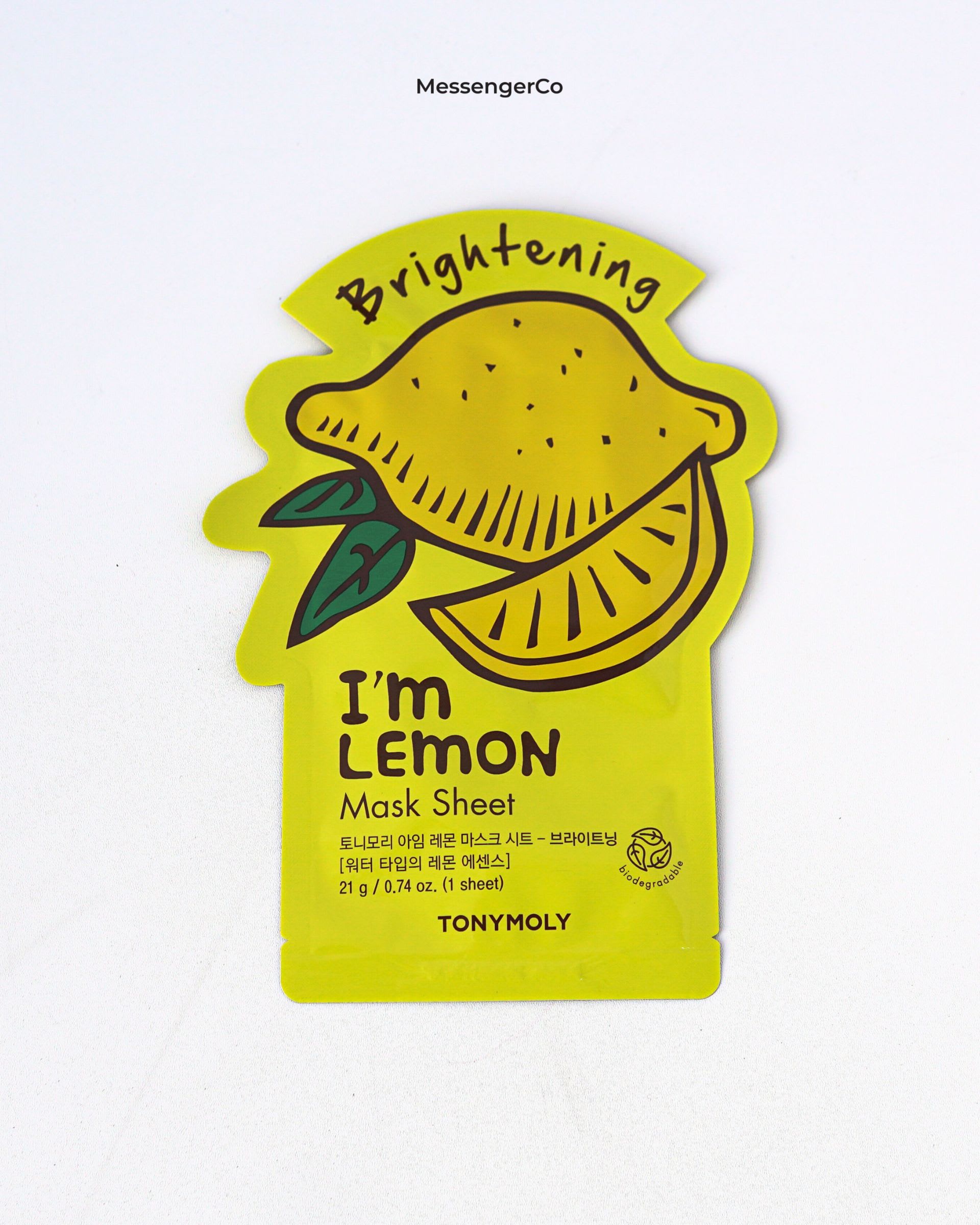 Customised corporate gift set - prudential product photo portrait-4