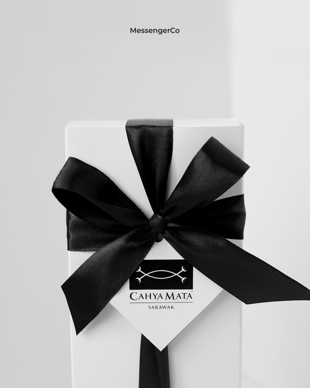 Personalised flask set - cahya mata product photo portrait-2