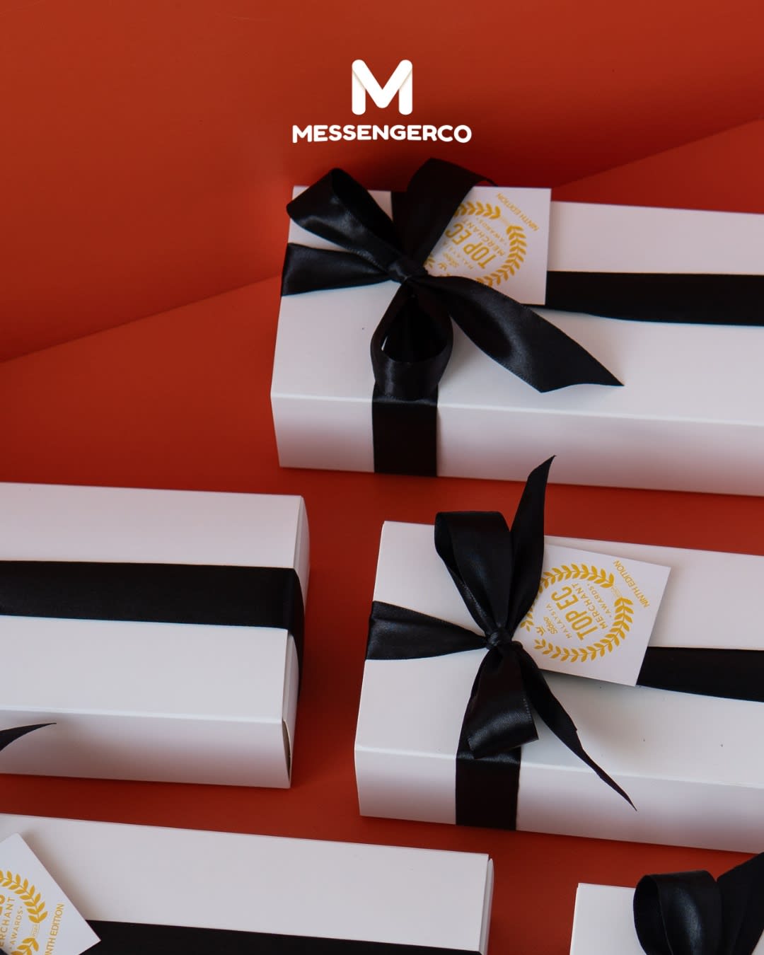 Flask gift set - sidec product photo portrait-2