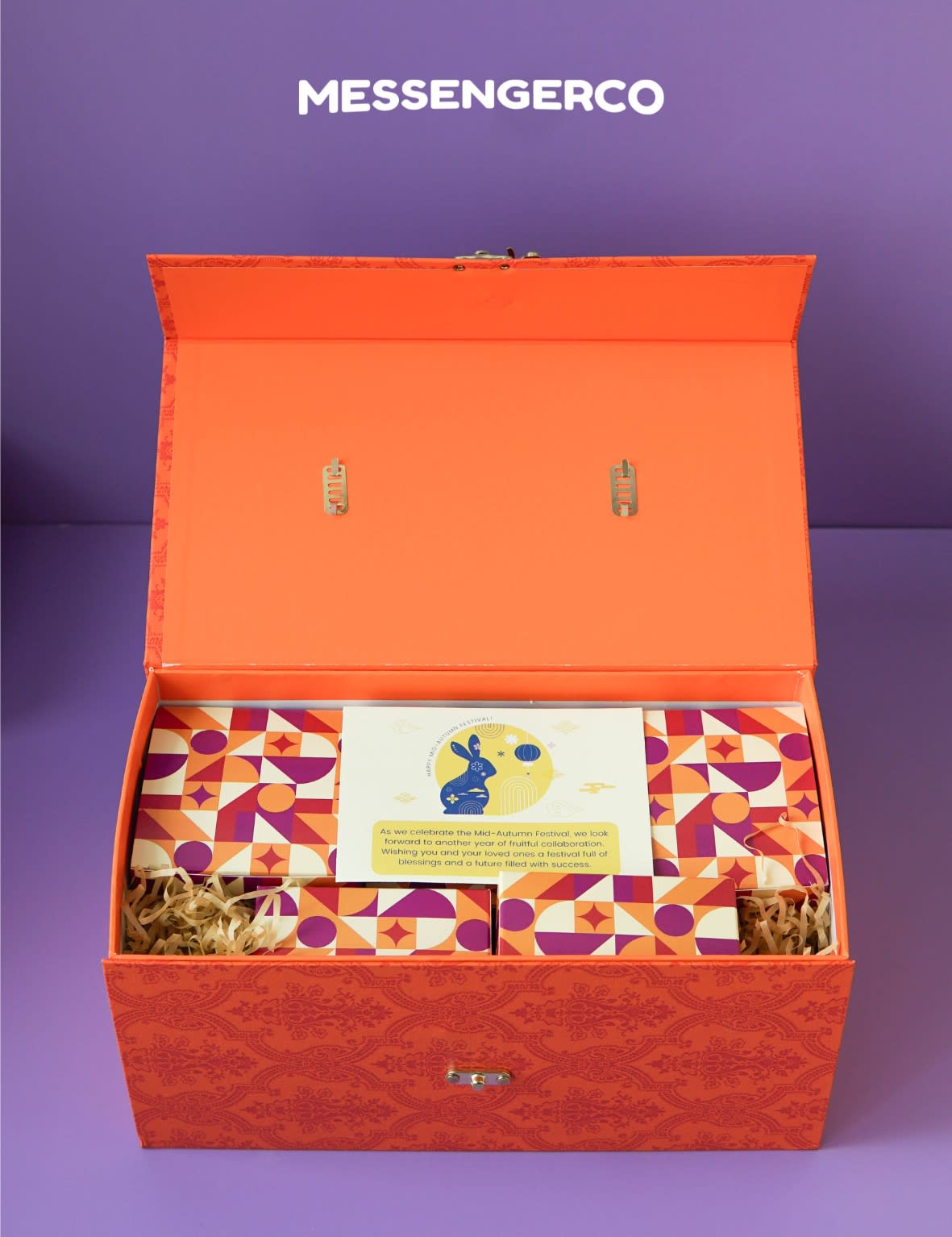 Customised serene set - maxis broadband product photo portrait-2