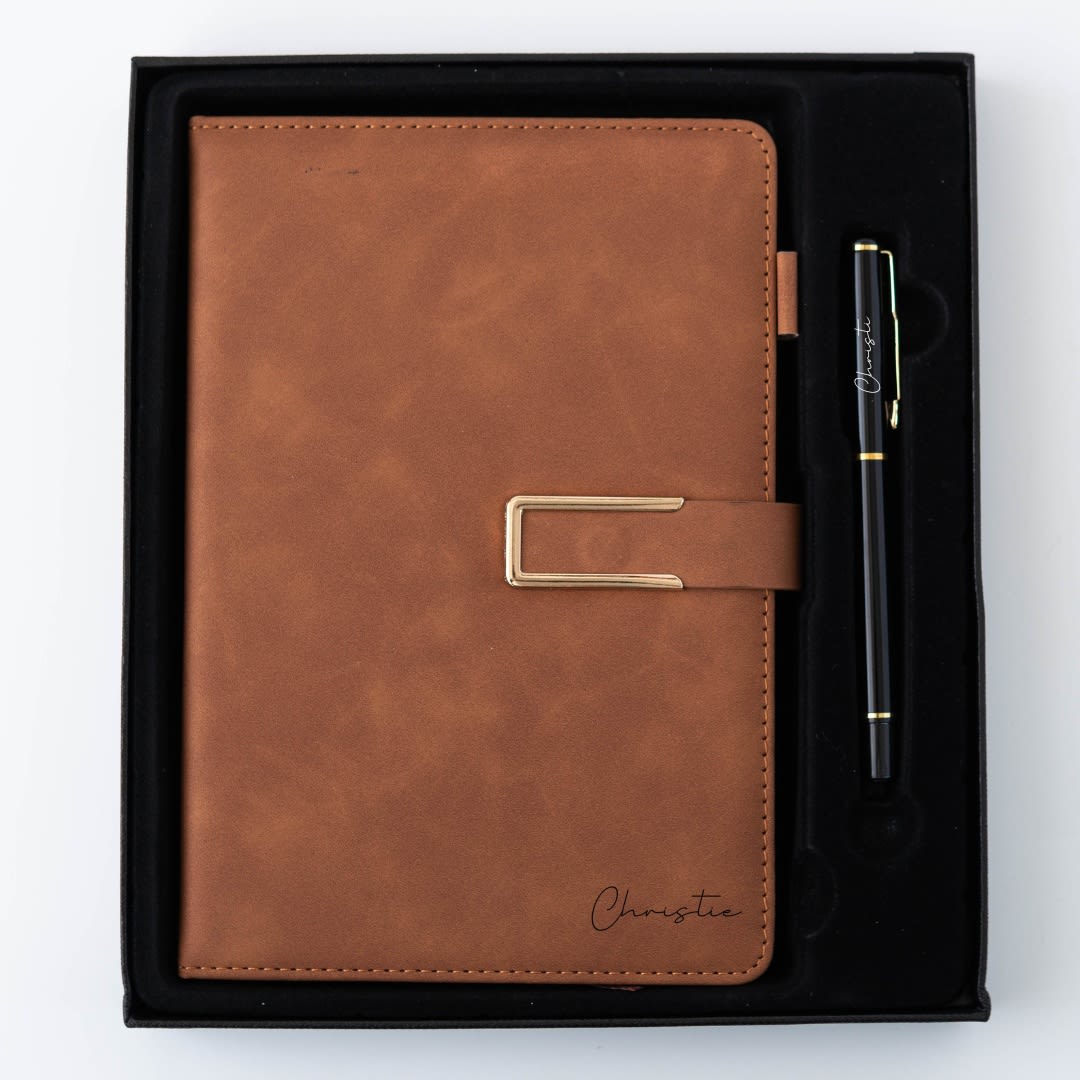 Personalised notebook & pen gift set product photo square-3