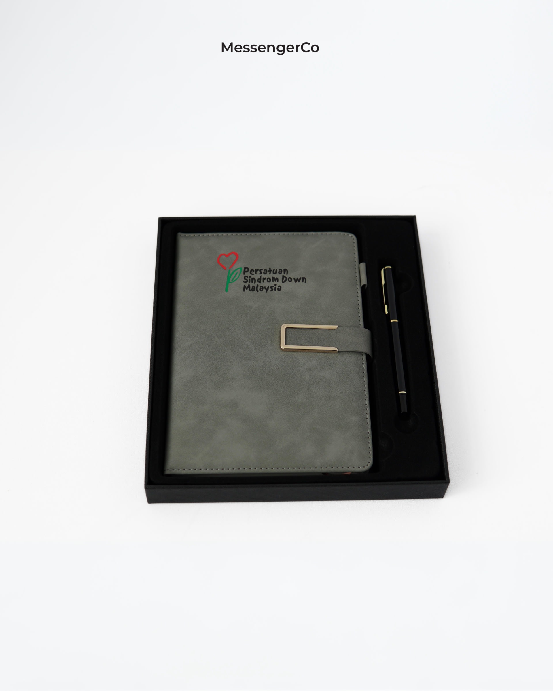 Customised notebook & pen set - psdm product photo portrait-2