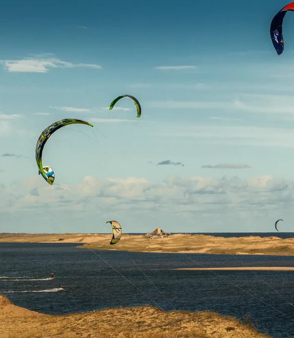 Kitesurf en Laguna Garzón frente a Arcadia