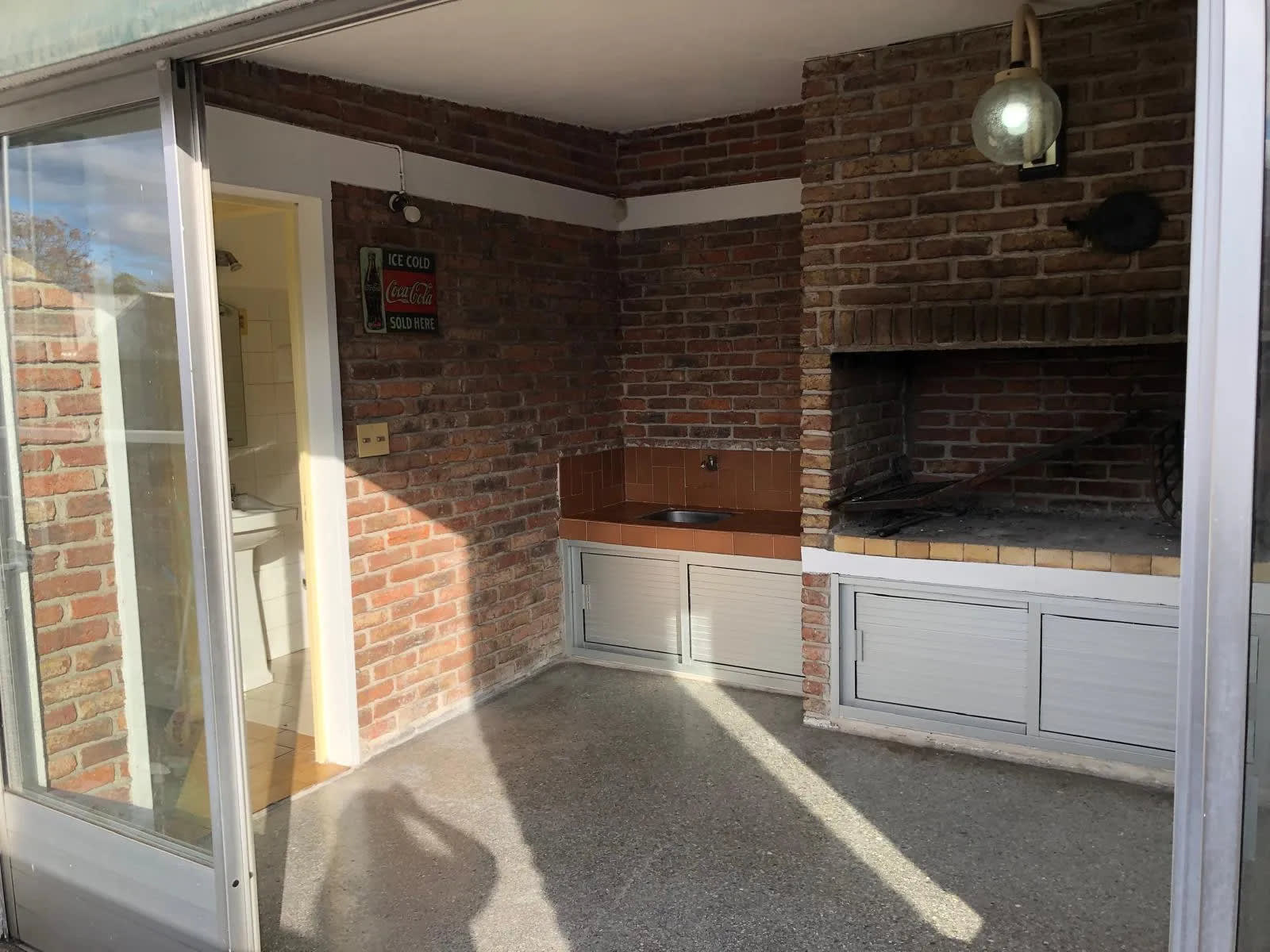 Alquiler casa de 4 dormitorios y garaje en Malvin nuevo