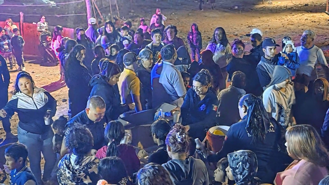 Policías de Torreón realizan posada para menores del fraccionamiento Los Agaves