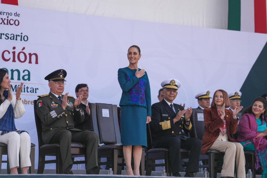 Presidenta Sheinbaum encabeza desfile por los 115 años de la Revolución ...
