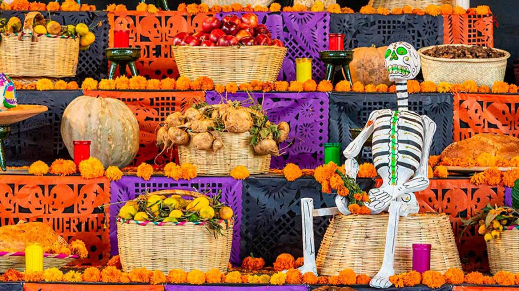 Día de Muertos 2025: Descubre el significado de los colores del papel picado en la ofrenda
