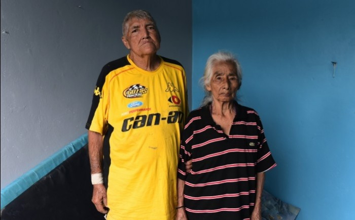 Hilario y Elodia la pareja de adultos mayores que sobrevivieron abrazados a las lluvias