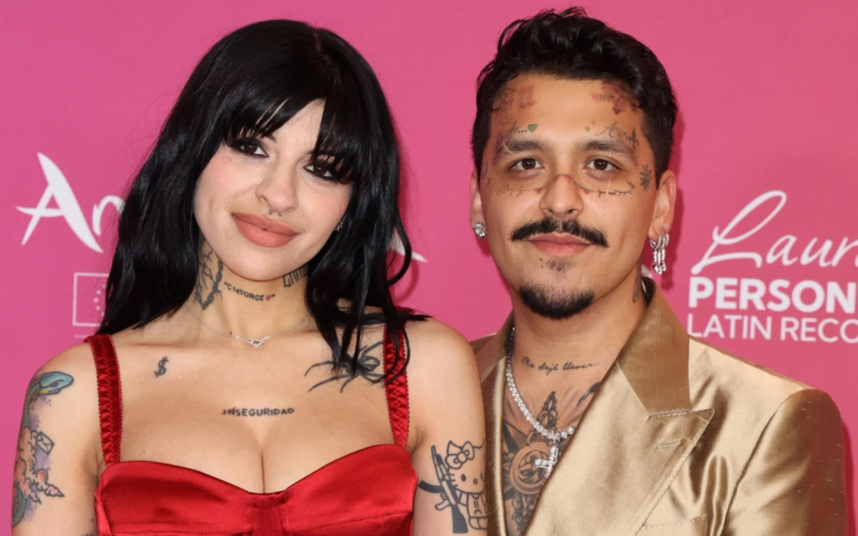 Christian Nodal pide disculpas públicas a Cazzu, fans lo ven como una burla