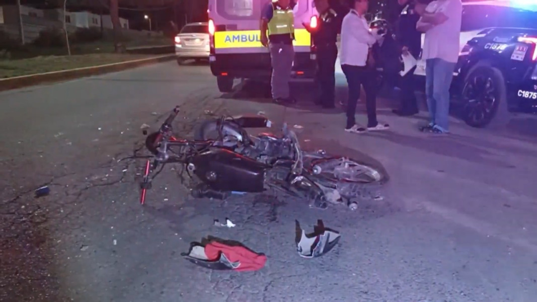 Motociclista termina lesionado tras invadir carril en Saltillo