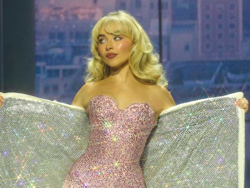 ¿Sin celulares? Sabrina Carpenter considera prohibir el uso de dispositivos móviles en sus conciertos